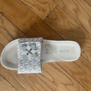 Michael kors sandal size 8